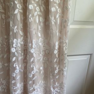 VICI Dress. White/off white maxi dress. Lace. Size large.